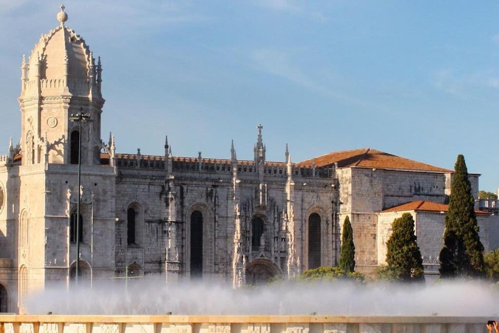 Classic Lisbon Homes: Bright & Central In Belem Экстерьер фото
